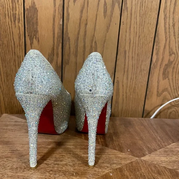 Christian Louboutin Embellished Daffodil Pumps Made in Italy-Size 39 ... - Picture 8 of 15